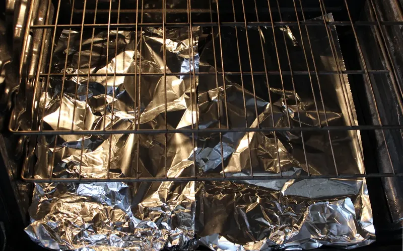 Put Aluminum Foil in Toaster Oven