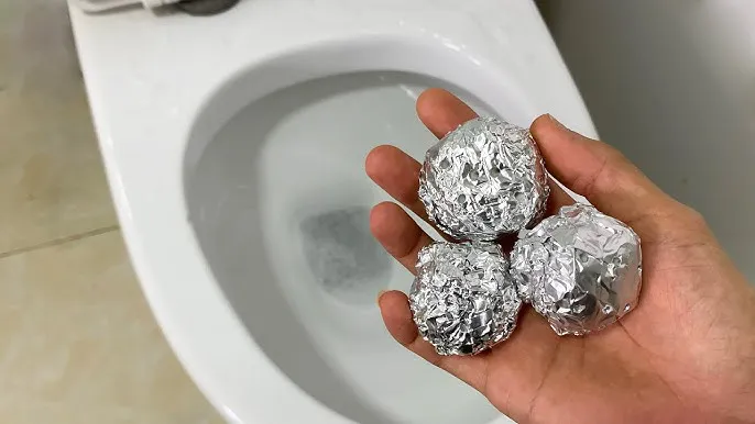 Aluminum Foil In A Toilet Tank